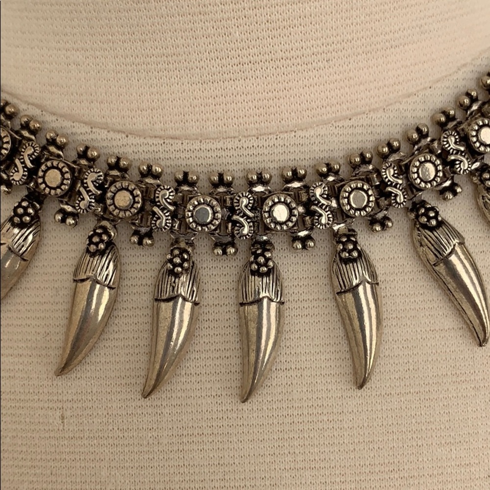 Silver Neckace - Picture 2 of 4